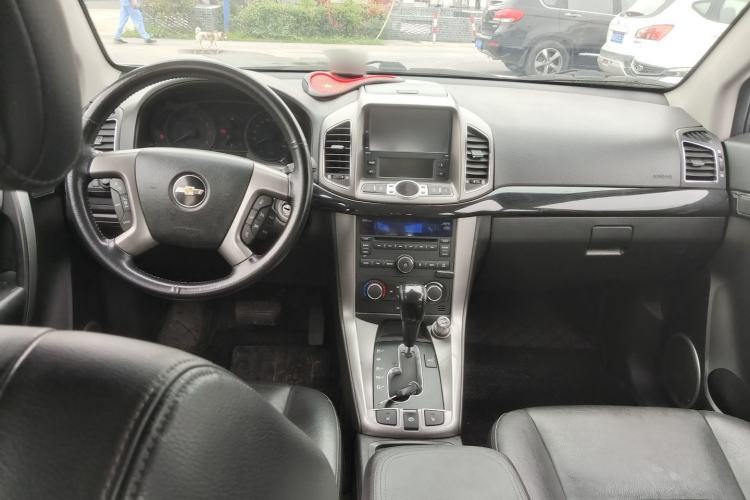 Used Chevrolet Captiva 2012 2.4L 4x4 Flagship Edition 7 Seats Center Console