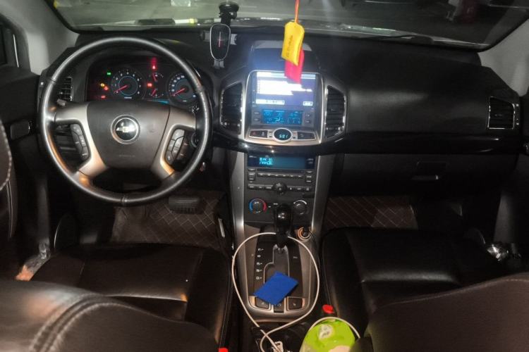 Used Chevrolet Captiva 2012 2.4L 4x4 Flagship Edition 7 Seats Center Console