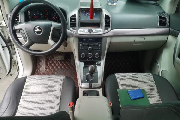 Used Chevrolet Captiva 2012 2.4L Two-Wheel Drive City Edition 5 Seats Center Console