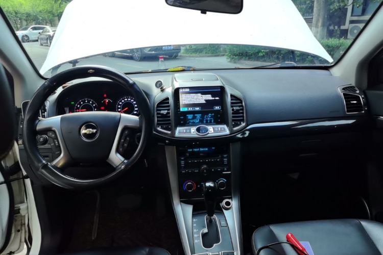 Used Chevrolet Captiva 2012 2.4L 4x4 Flagship Edition 7 Seats Center Console