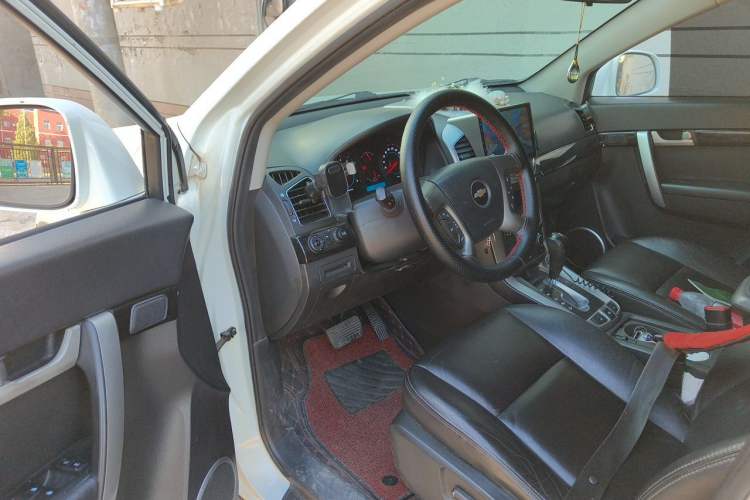 Used Chevrolet Captiva 2012 2.4L 4x4 Flagship Edition 7 Seats Driver Seat
