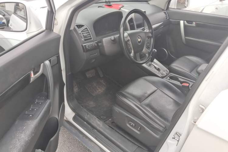 Used Chevrolet Captiva 2012 2.4L 4x4 Flagship Edition 7 Seats Driver Seat