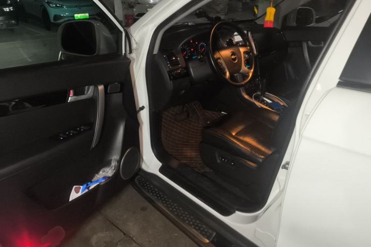Used Chevrolet Captiva 2012 2.4L 4x4 Flagship Edition 7 Seats Driver Seat