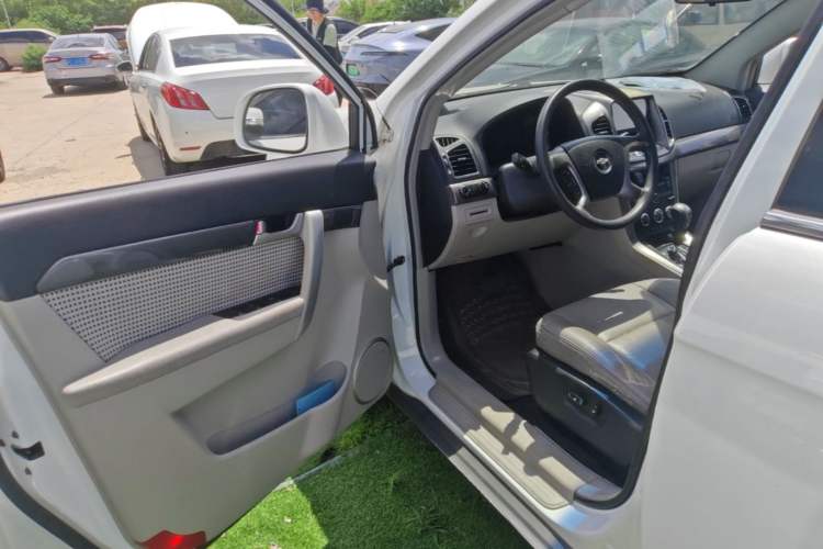 Used Chevrolet Captiva 2012 2.4L Two-Wheel Drive City Edition 5 Seats Driver Seat