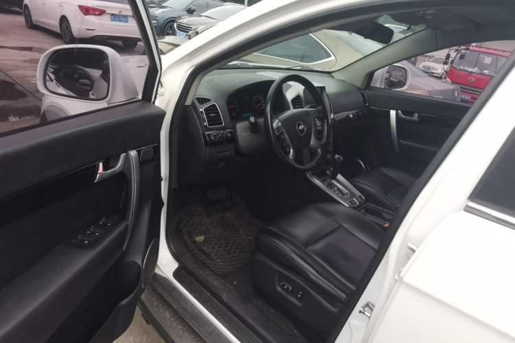 Used Chevrolet Captiva 2012 2.4L 4x4 Flagship Edition 7 Seats Driver Seat
