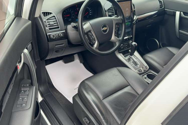 Used Chevrolet Captiva 2012 2.4L 4x4 Flagship Edition 7 Seats Driver Seat