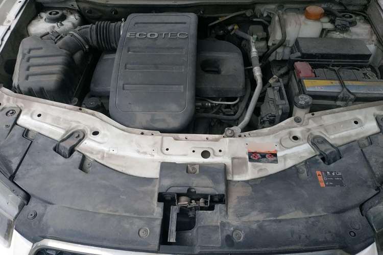Used Chevrolet Captiva 2012 2.4L 4x4 Flagship Edition 7 Seats Engine Bay