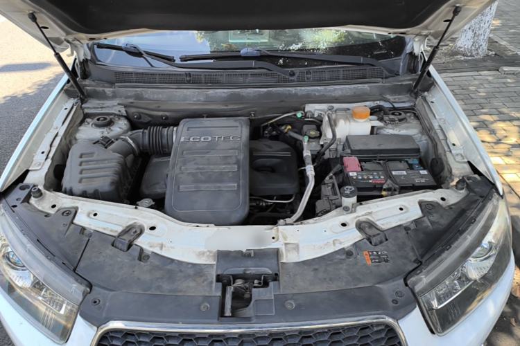 Used Chevrolet Captiva 2012 2.4L Two-Wheel Drive City Edition 5 Seats Engine Bay