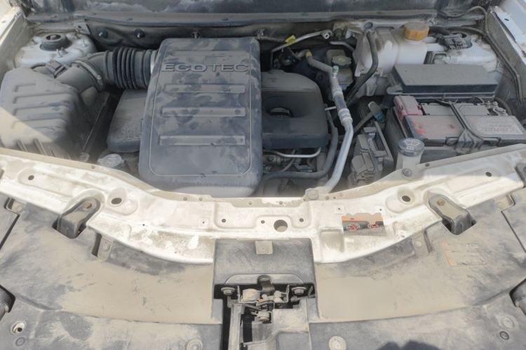 Used Chevrolet Captiva 2012 2.4L 4x4 Flagship Edition 7 Seats Engine Bay