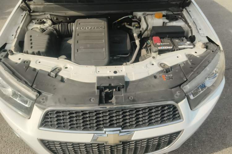 Used Chevrolet Captiva 2012 2.4L Two-Wheel Drive City Edition 5 Seats Engine Bay