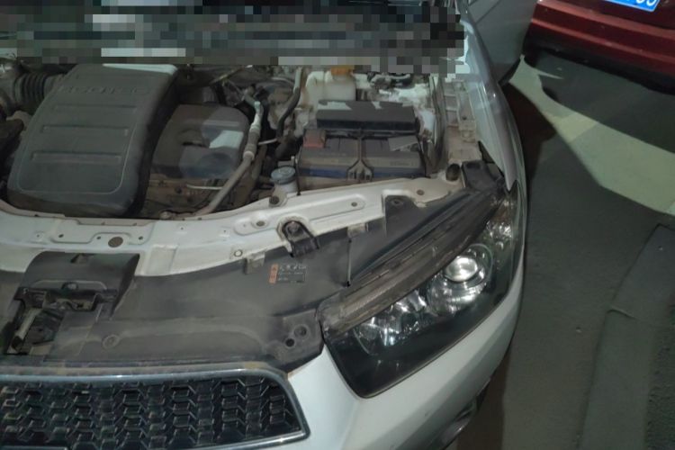Used Chevrolet Captiva 2012 2.4L 4x4 Flagship Edition 7 Seats Engine Bay Left
