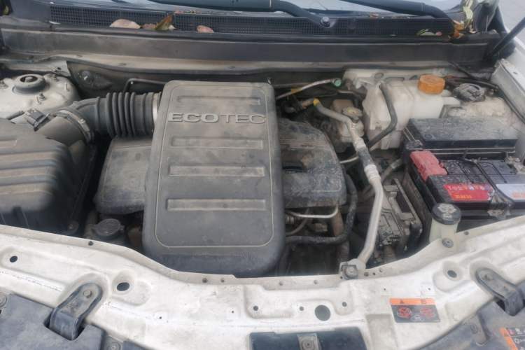 Used Chevrolet Captiva 2012 2.4L 4x4 Flagship Edition 7 Seats Engine Bay