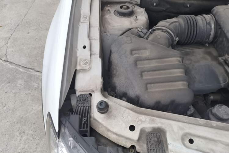 Used Chevrolet Captiva 2012 2.4L 4x4 Flagship Edition 7 Seats Engine Bay Right