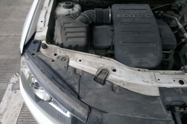 Used Chevrolet Captiva 2012 2.4L 4x4 Flagship Edition 7 Seats Engine Bay Right