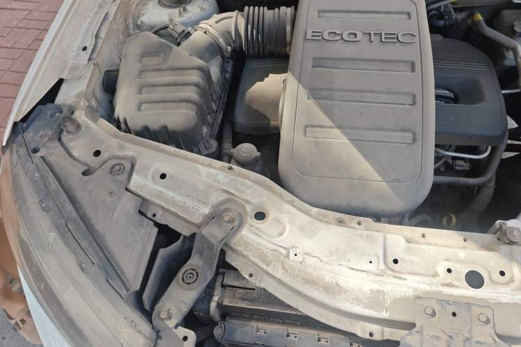 Used Chevrolet Captiva 2012 2.4L 4x4 Flagship Edition 7 Seats Engine Bay Right