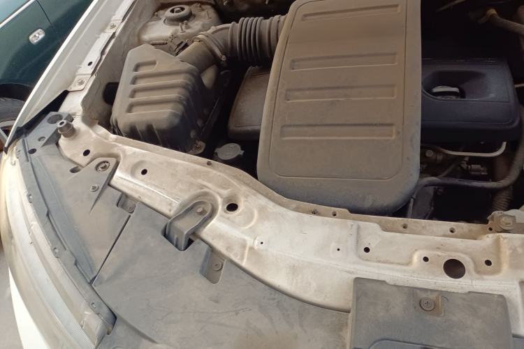 Used Chevrolet Captiva 2012 2.4L 4x4 Flagship Edition 7 Seats Engine Bay Right