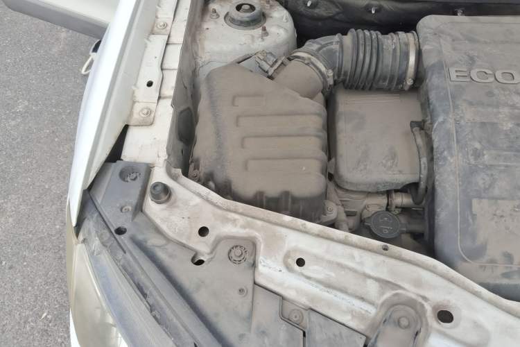 Used Chevrolet Captiva 2012 2.4L 4x4 Flagship Edition 7 Seats Engine Bay Right