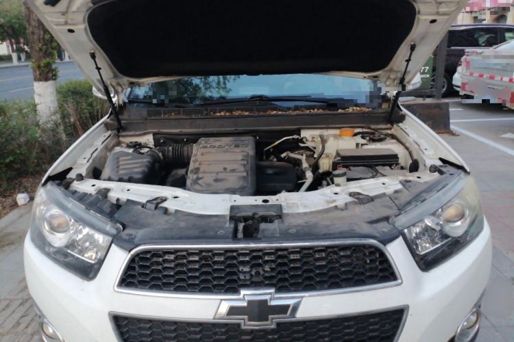 Used Chevrolet Captiva 2012 2.4L Two-Wheel Drive City Edition 5 Seats Engine Bay