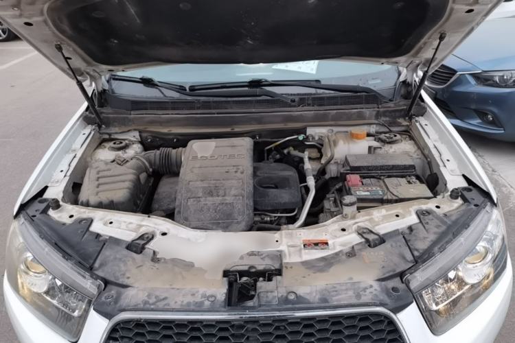 Used Chevrolet Captiva 2012 2.4L 4x4 Luxury Edition 5 Seats Engine Bay