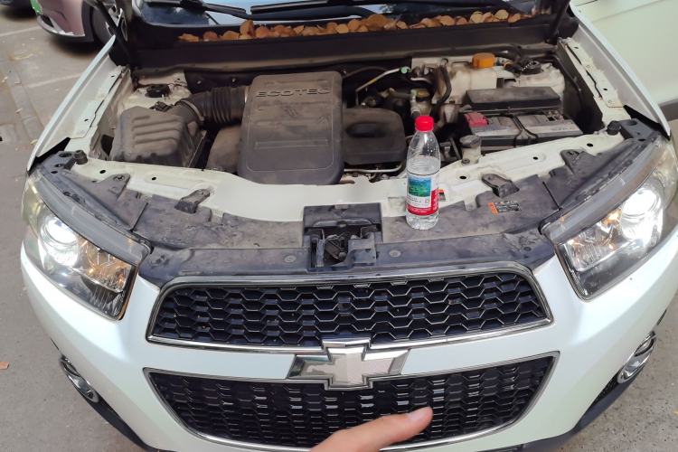 Used Chevrolet Captiva 2012 2.4L 4x4 Flagship Edition 7 Seats Engine Bay