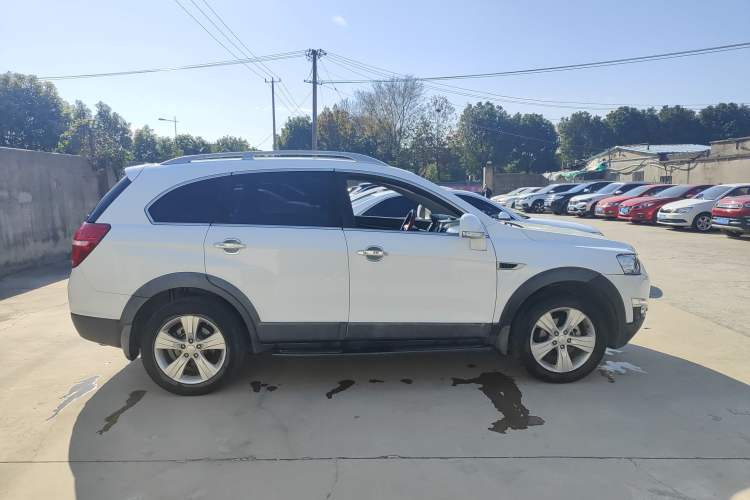 Used Chevrolet Captiva 2012 2.4L 4x4 Flagship Edition 7 Seats Exterior 2