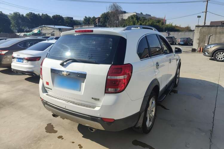 Used Chevrolet Captiva 2012 2.4L 4x4 Flagship Edition 7 Seats Exterior 3