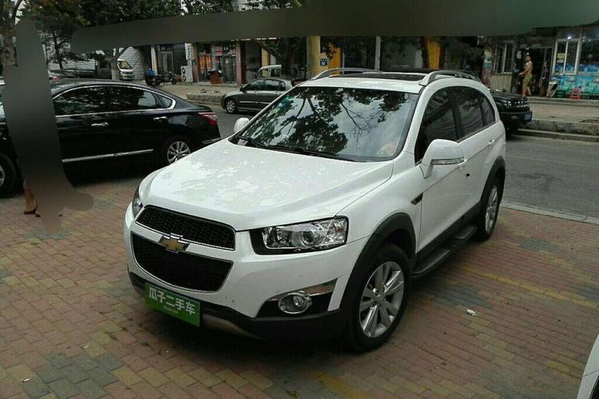 Used Chevrolet Captiva 2012 2.4L 4x4 Flagship Edition 7 Seats Front Left 45 Deg