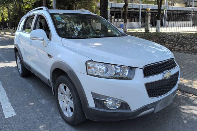 Used Chevrolet Captiva 2012 2.4L Two-Wheel Drive City Edition 5 Seats Front Right 45 Deg