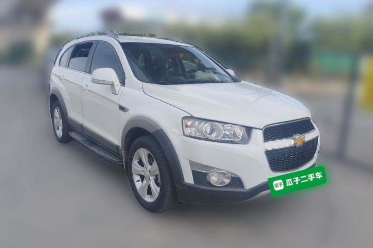 Used Chevrolet Captiva 2012 2.4L 4x4 Flagship Edition 7 Seats Front Right 45 Deg