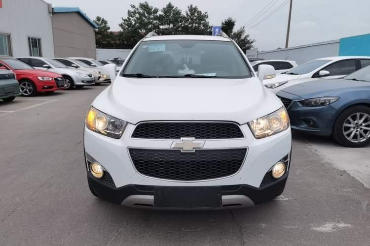 Used Chevrolet Captiva 2012 2.4L 4x4 Luxury Edition 5 Seats Front