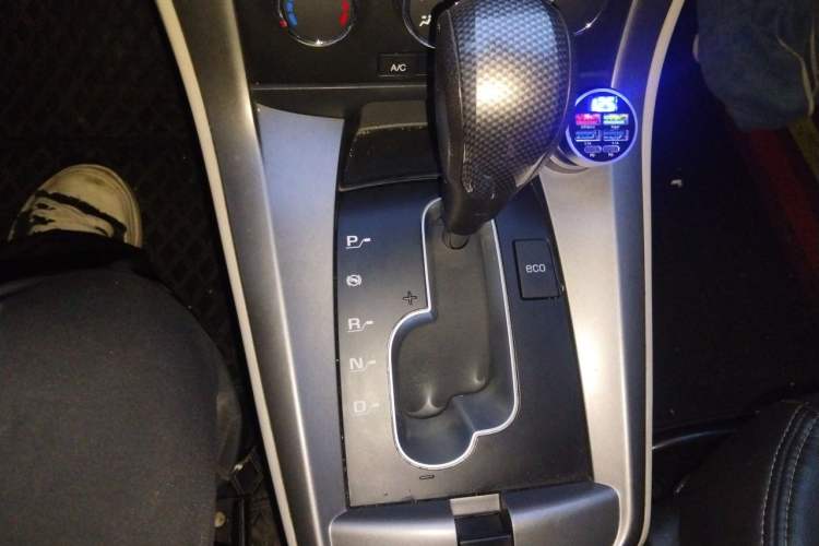 Used Chevrolet Captiva 2012 2.4L Two-Wheel Drive City Edition 5 Seats Gear Lever