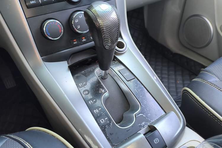 Used Chevrolet Captiva 2012 2.4L Two-Wheel Drive City Edition 5 Seats Gear Lever