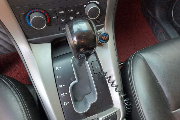 Used Chevrolet Captiva 2012 2.4L 4x4 Flagship Edition 7 Seats Gear Lever