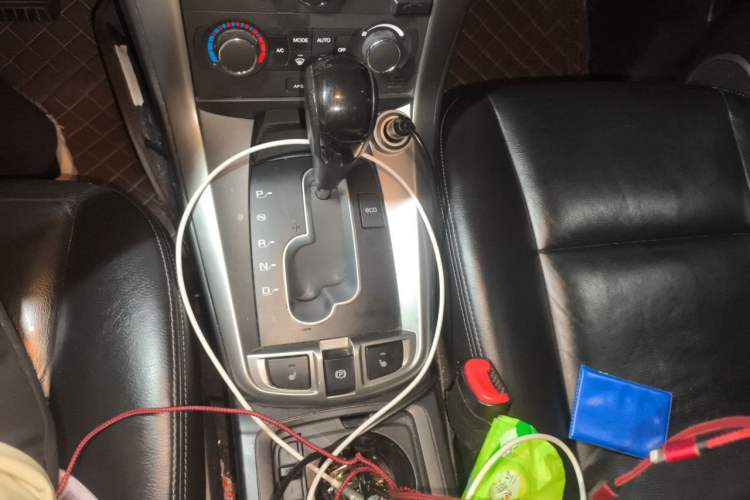 Used Chevrolet Captiva 2012 2.4L 4x4 Flagship Edition 7 Seats Gear Lever
