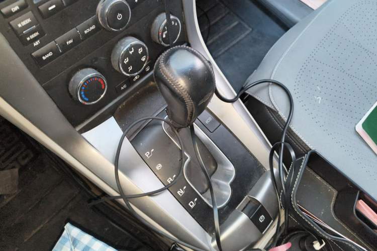 Used Chevrolet Captiva 2012 2.4L 4x4 City Navigation Version 5 Seats Gear Lever