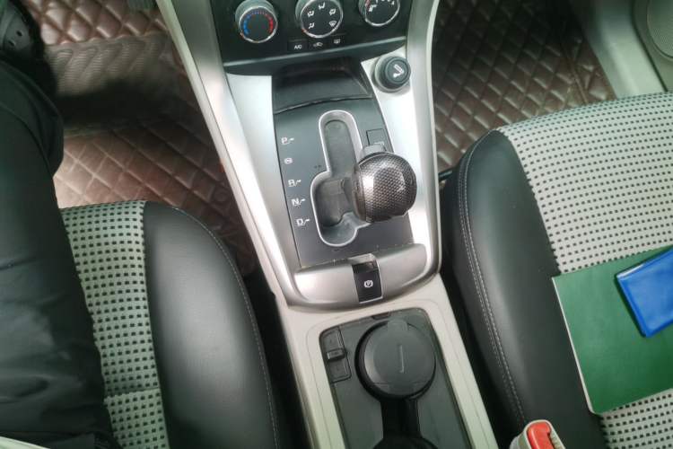 Used Chevrolet Captiva 2012 2.4L Two-Wheel Drive City Edition 5 Seats Gear Lever