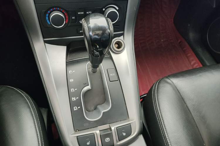 Used Chevrolet Captiva 2012 2.4L 4x4 Flagship Edition 7 Seats Gear Lever