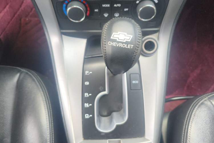 Used Chevrolet Captiva 2012 2.4L 4x4 Flagship Edition 7 Seats Gear Lever