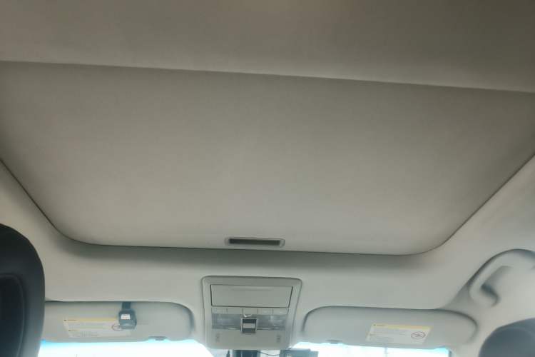 Used Chevrolet Captiva 2012 2.4L Two-Wheel Drive City Edition 5 Seats Headliner