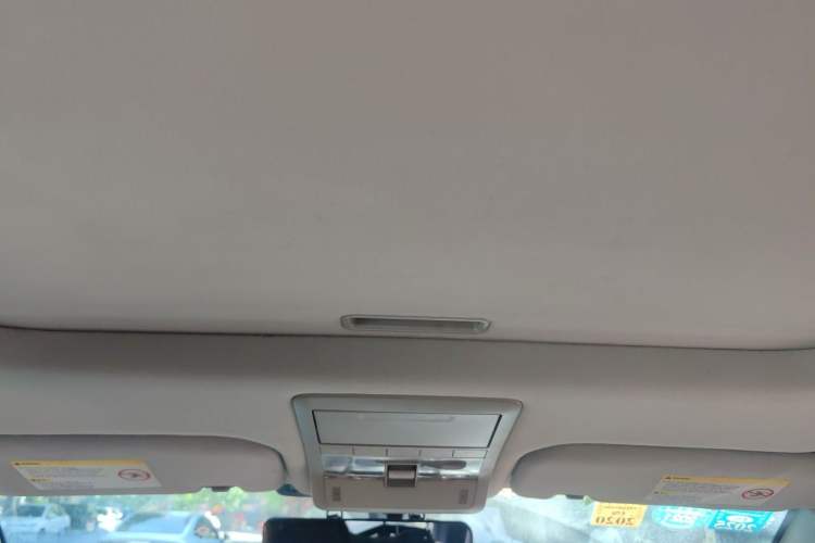 Used Chevrolet Captiva 2012 2.4L 4x4 Flagship Edition 7 Seats Headliner
