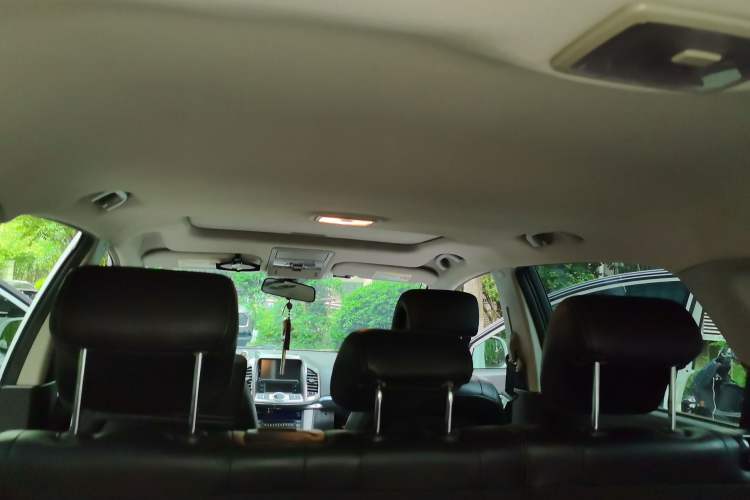 Used Chevrolet Captiva 2012 2.4L 4x4 Flagship Edition 7 Seats Headliner