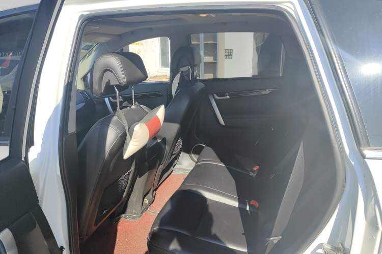 Used Chevrolet Captiva 2012 2.4L 4x4 Flagship Edition 7 Seats Interior 1