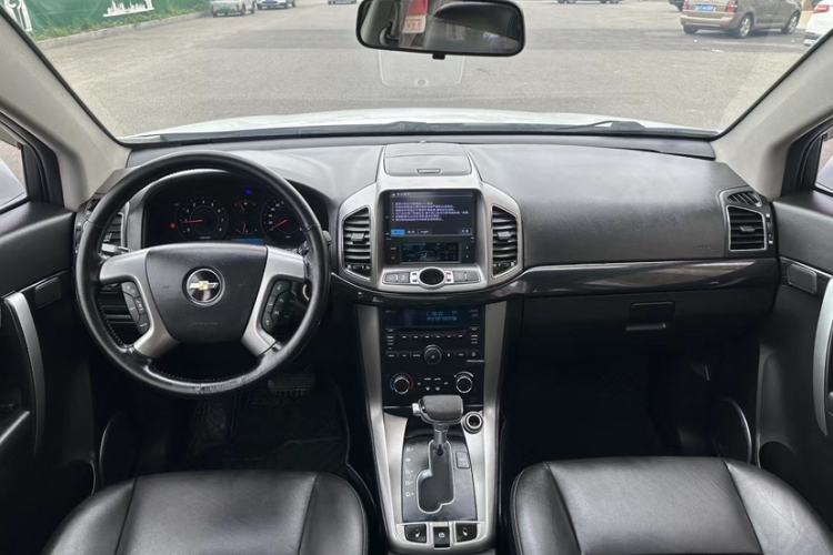 Used Chevrolet Captiva 2012 2.4L 4x4 Flagship Edition 7 Seats Interior 2
