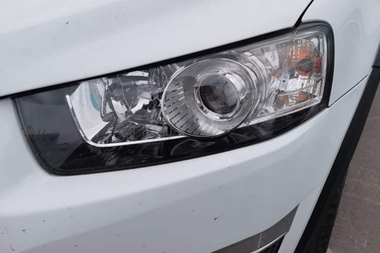 Used Chevrolet Captiva 2012 2.4L 4x4 Luxury Edition 5 Seats Left Front Headlight