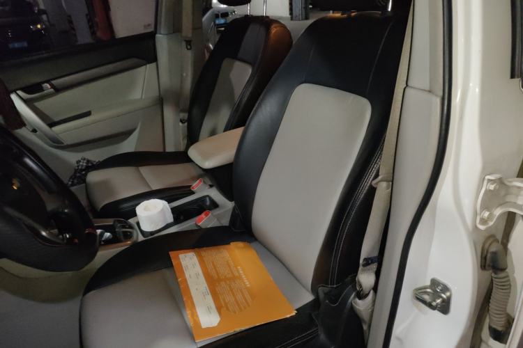 Used Chevrolet Captiva 2012 2.4L 4x4 Luxury Edition 5 Seats Left Front Seat