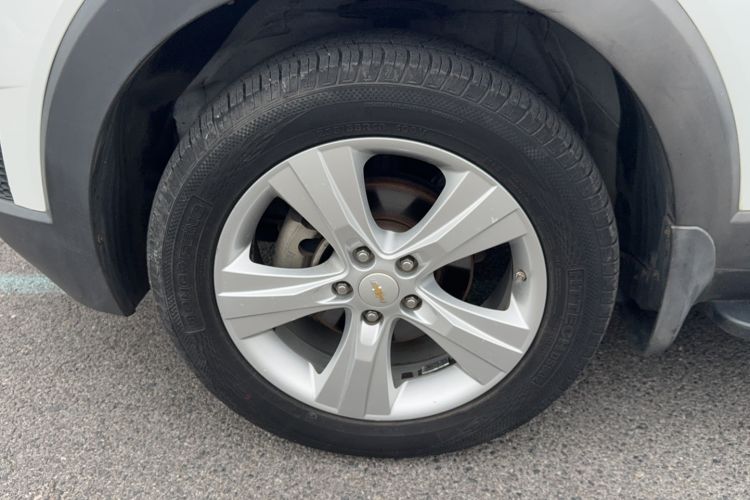 Used Chevrolet Captiva 2012 2.4L 4x4 Flagship Edition 7 Seats Left Front Wheel Hub