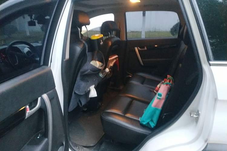 Used Chevrolet Captiva 2012 2.4L 4x4 Flagship Edition 7 Seats Left Rear Seat