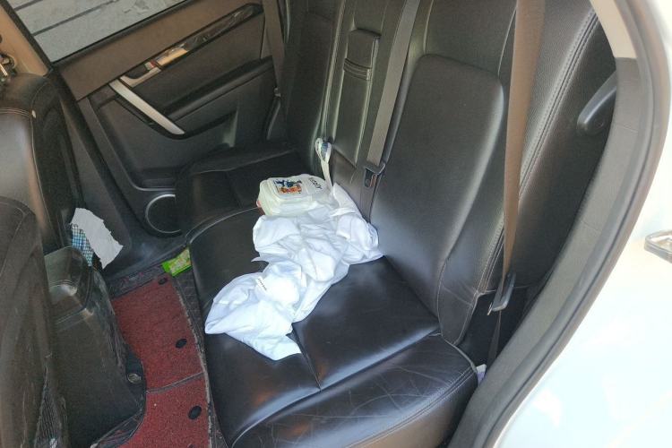 Used Chevrolet Captiva 2012 2.4L 4x4 Flagship Edition 7 Seats Left Rear Seat