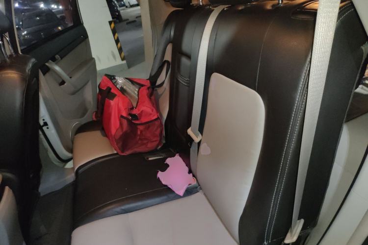 Used Chevrolet Captiva 2012 2.4L 4x4 Luxury Edition 5 Seats Left Rear Seat