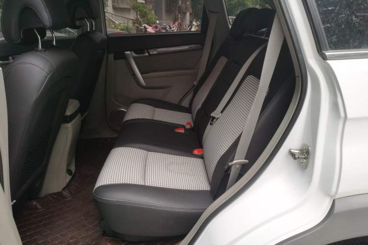 Used Chevrolet Captiva 2012 2.4L Two-Wheel Drive City Edition 5 Seats Left Rear Seat